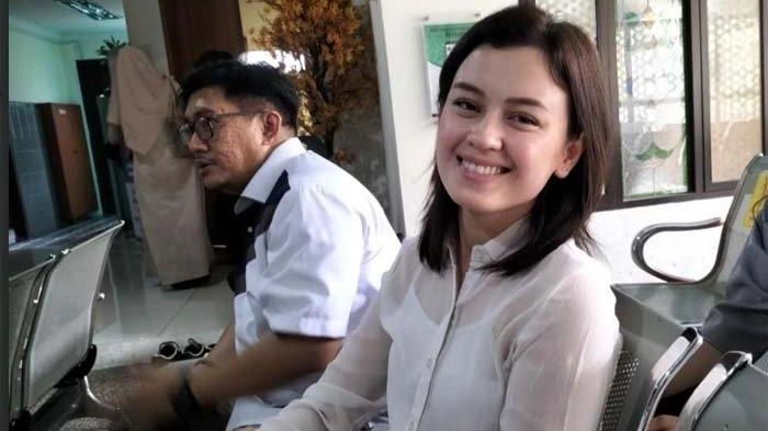 Hadir di Sidang Cerai, Kimberly Ryder Bantah Ayahnya Ancam Edward Akbar