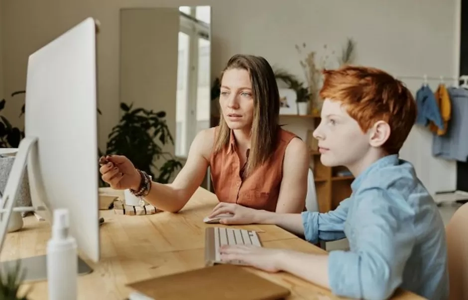 Anak Kecanduan Digital dan Dampaknya Pada Perkembangan Otak, Simak Cara Orang Tua Membatasi!