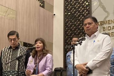 Ketua Apindo Shinta Kamdani Bertemu Airlangga Hartarto Bahas UMP 2025