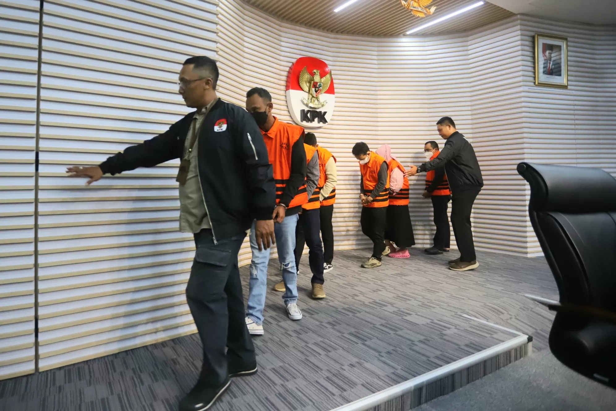 KPK Tahan Dirut PT PPM Terkait Kasus Dugaan Korupsi APD Covid-19