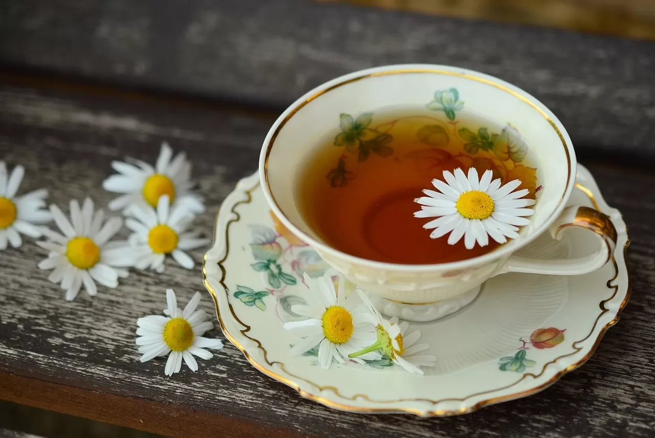 7 Manfaat dari Teh Chamomile Menurut Penelitian: Mengurangi Insomnia, Nyeri Peradangan, dan Hingga Melawan Diabetes