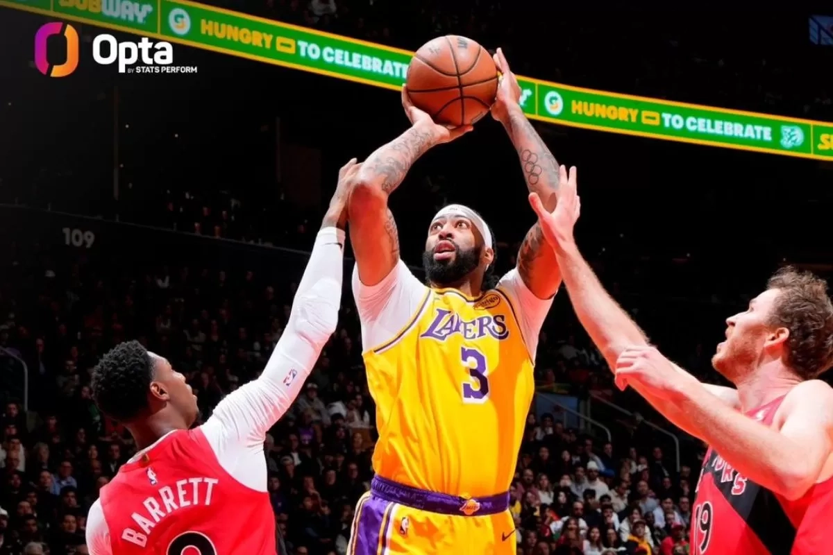 Anthony Davis Ganas, Lakers Sikat Raptors 131-125 di Toronto