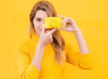 Menurut Psikologi, Orang yang Menyukai Warna Kuning Biasanya Memiliki 6 Kepribadian Tersembunyi Ini