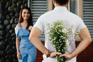 Mudah Terpesona pada Pandangan Pertama, 4 Zodiak Dinilai Paling Cepat Jatuh Cinta, Ada Si Gemini yang Selalu Berpindah Haluan saat Cari Pasangan