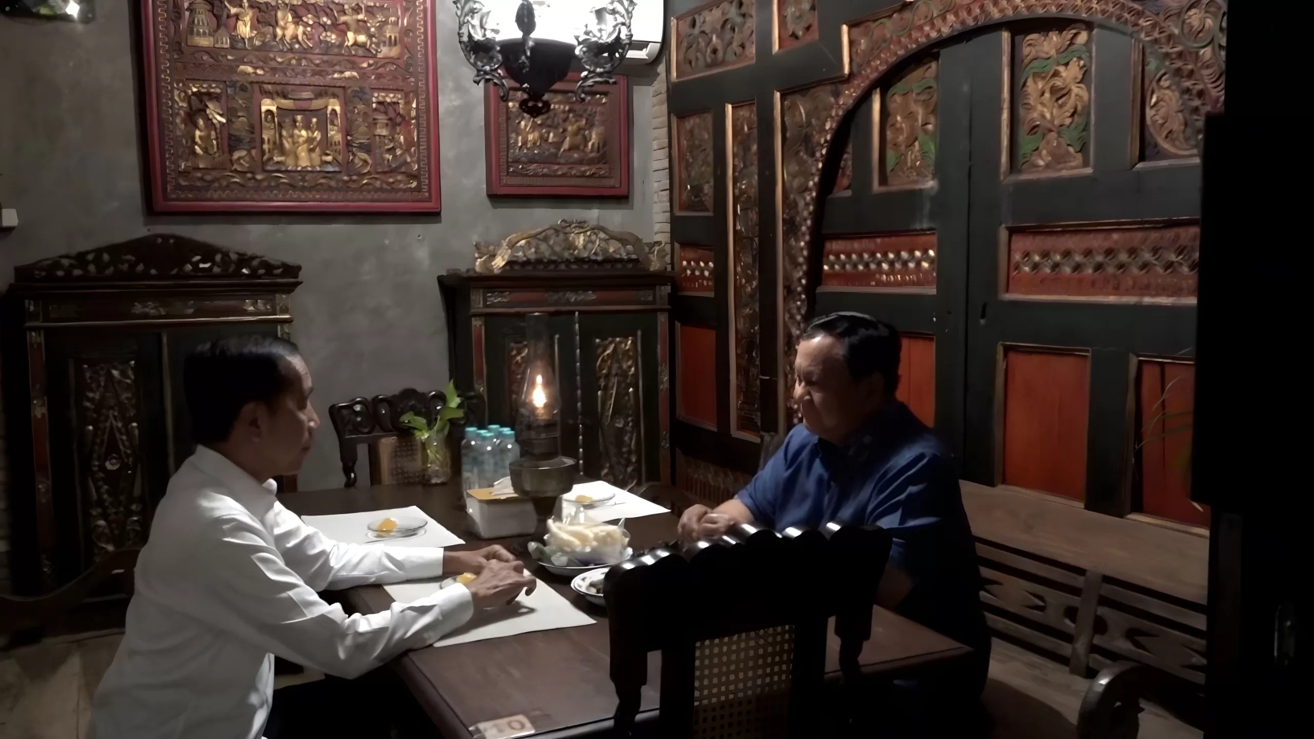 Prabowo Sambangi Jokowi ke Solo, Santap Malam Angkringan Berdua