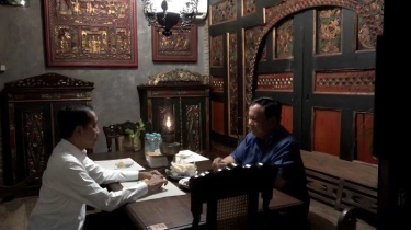 Pulang Kunjungan dari Papua, Prabowo Temui Jokowi di Solo, Lalu Santap Malam Angkringan Berdua
