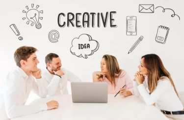 Berpikir 'Out of The Box': 4 Zodiak yang Punya Kreativitas dan Imajinasi Paling Hidup di Antara Lainnya
