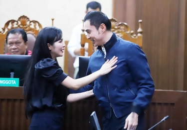 Suami Sandra Dewi, Harvey Moeis Kumpulkan USD 1,5 Juta dari Empat Smelter Swasta, Ngakunya untuk Bantuan Alkes RSCM dan RSPAD