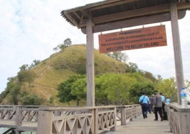 Terpapar Sebaran Abu Vulkanik Gunung Lewotobi Laki-laki, Bandara Komodo NTT Ditutup Sementara