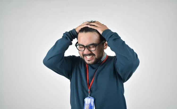 Seseorang yang Terlalu Peduli dengan Pendapat Orang Lain, Tanpa Disadari Sering Melakukan 7 Perilaku Ini