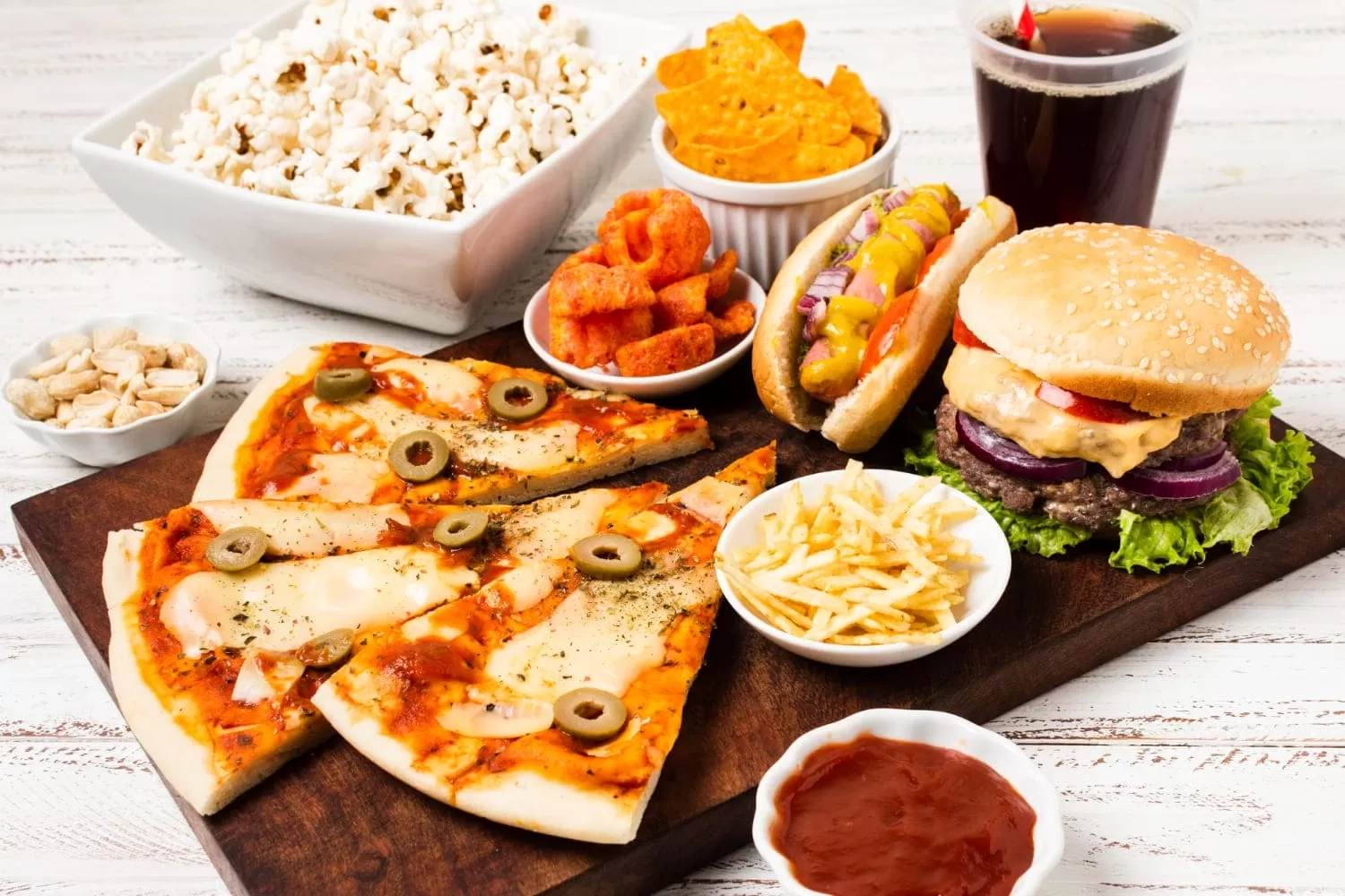 5 Makanan dan Minuman yang Harus Anda Hindari saat Perut Kosong, Simak!