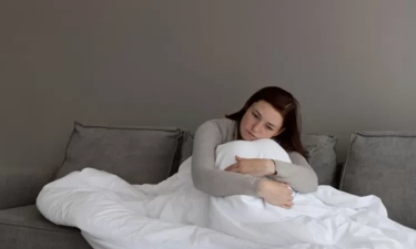 6 Tanda Seseorang Sedang Mengalami Depresi Berat: Mulai dari Seharian Melakukan Tidur, Kurangnya Nafsu Makan hingga Melukai Diri Sendiri