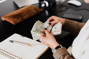 Ingin Mencapai Kebebasan Finansial dalam 10 Tahun Mendatang? Ucapkan Tidak pada 9 Kebiasaan Buruk Ini