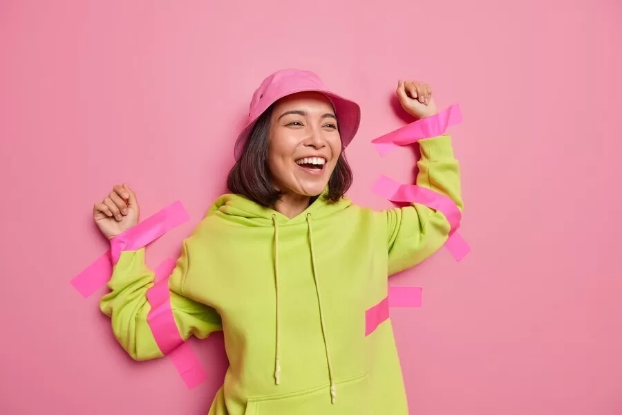 Kenapa Gen Z Cenderung Menyukai Warna Palet Cerah? Ternyata Begini Penjelasannya!