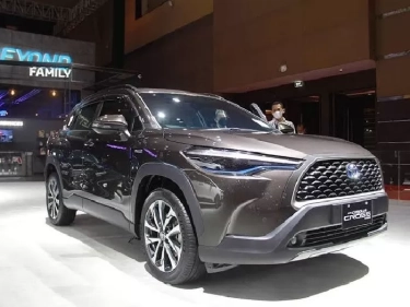 Toyota Mendominasi Pasar Mobil Hybrid, Wuling Pimpin Penjualan Mobil Listrik