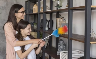 Jangan Terlalu Dimanja! Anak Bisa Mendapatkan 6 Keuntungan Ini Jika Diajarkan Pekerjaan Rumah Sejak Kecil