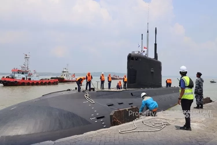 Kilo Class, Kapal Selam Rusia Berjuluk Black Hole Karena Sulit Terdeteksi Sonar Sandar di Tanjung Perak, Surabaya