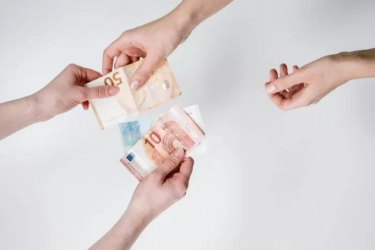 Sering Berbagi dengan Sesama: 5 Weton ini Dikenal Paling Terpandang, Memiliki Kekayaan yang Berlimpah dan Penuh Berkah