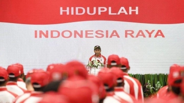 Lagu Indonesia Raya Berkumandang di DPR Setiap Pagi, Pegawai Hingga Pimpinan Sikap Sempurna