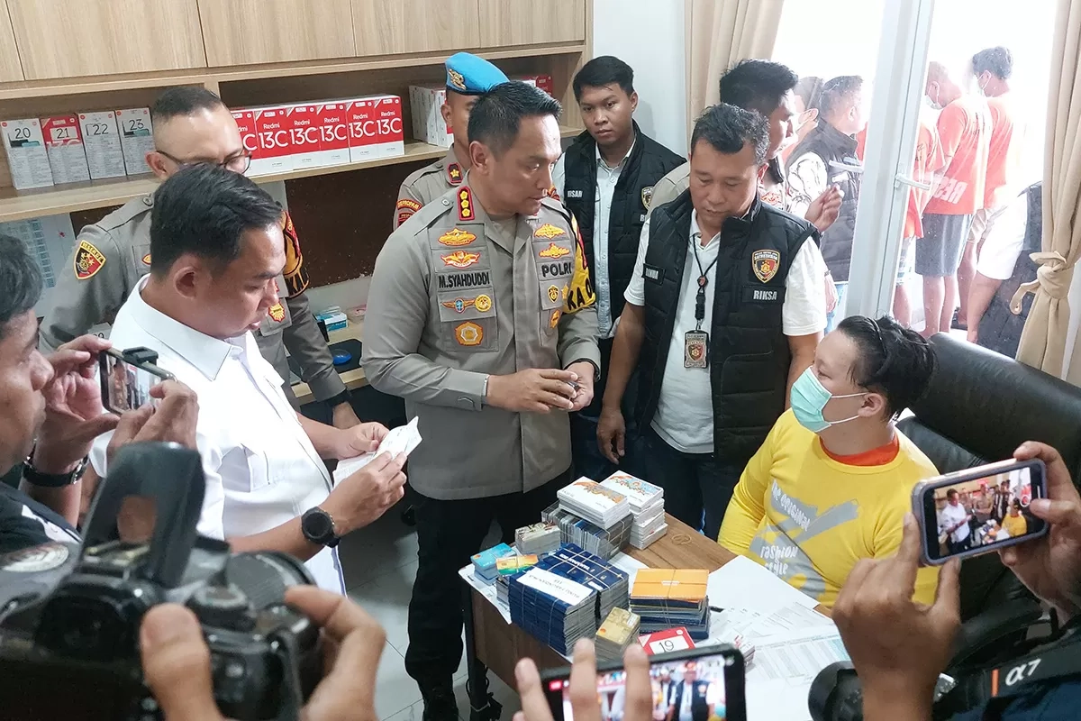 Tangkap Lagi 2 Tersangka Judi Online yang Libatkan Pegawai Kementerian Komdigi, Polisi Sita Duit Rp 3,1 M