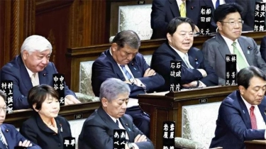 PM Jepang Shigeru Ishiba yang Tertidur Saat Sidang Pleno Parlemen