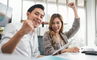 Rezeki Tiba dengan Tanggung Jawab Besar: 8 Weton yang Segera Naik Jabatan dengan Gaji Besar Menurut Primbon Jawa
