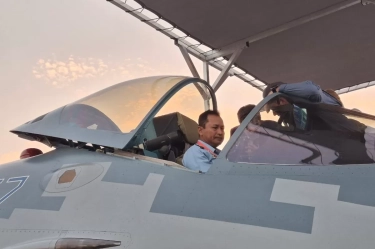 Kunjungi Zhuhai Airshow 2024, KSAU Jajal Salah Satu Pesawat Tempur