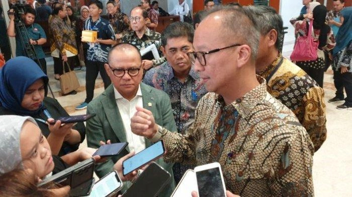 Di Depan DPR, Menperin Ungkap Syarat Apple Agar Bisa Jual  iPhone 16 di Indonesia