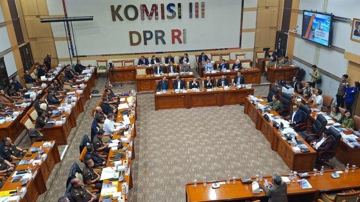 Rapat Bareng Jaksa Agung, Politikus Golkar Usulkan Bentuk Panja Kasus Impor Gula Tom Lembong
