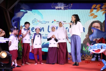 Nadine Chandrawinata Ajari Anak-anak Jaga Ekosistem Laut dalam Program PIS Ocean LiteraSEA