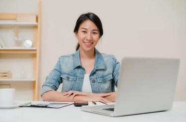Sering Terlihat Sederhana, Ini 10 Ciri Wanita Berkelas yang Disegani Banyak Orang dan Auranya Terpancar