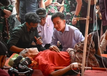 Tinjau Pengungsian Korban Erupsi Gunung Lewatobi, Gibran Beri Perhatian Khusus untuk Kelompok Rentan