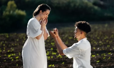 Bersiaplah Berbunga-bunga! 3 Zodiak Ini Diprediksi Akan Mendapatkan Pernyataan Cinta pada Tahun 2025!