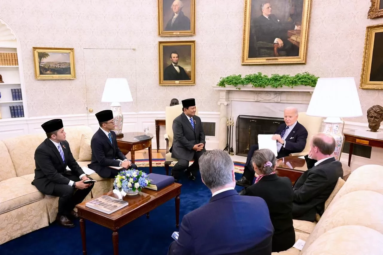 Momen Seskab Teddy Dampingi Prabowo Temui Joe Biden di Gedung Putih