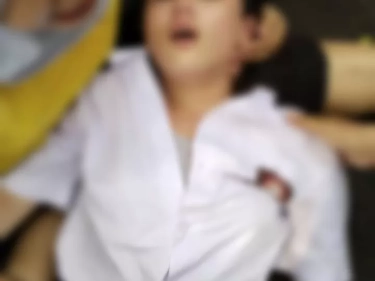Siswi SMK Di-bully 7 Kakak Kelasnya Karena Dianggap Pakai Seragam Seksi, Dikeroyok Hingga Babak Belur Berujung Tidak Mau Sekolah Selama Setahun