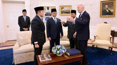 Mayor Teddy Fasih Bahasa Inggris saat Bertemu Joe Biden: I’m Teddy, Cabinet Secretary