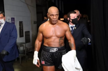 Duel Mike Tyson vs Jake Paul: Pecah Rekor Dunia, Catatan Canelo Alvarez Tumbang