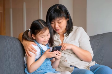 Simak Cara Efektif Orang Tua Memberikan Pendampingan terhadap Anak Dalam Menggunakan WA