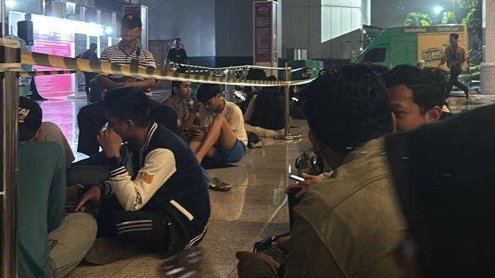 Berburu Tiket KA Murah di JCC Senayan, Rela Antre Sejak Pukul 04.00 Dinihari