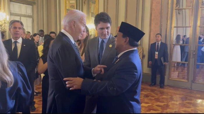 Momen Presiden AS Joe Biden Genggam Tangan Prabowo saat Para Pemimpin Dunia ‘Mingle’ di Forum APEC
