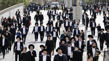 Netanyahu Perintahkan 7.000 Yahudi Ultra-Ortodoks ke Medan Perang, Bantu IDF Gempur Gaza dan Lebanon