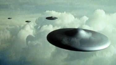 Pentagon Rilis Laporan UFO 2024: Satelit Elon Musk Mirip Pesawat Alien?