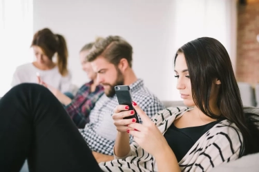 Etika Digital: 9 Hal yang Tidak Akan Diunggah Orang Berkelas di Media Sosial, Menurut Psikologi