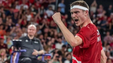Resmi, Viktor Axelsen Dilatih Peter Gade, Jagoan Denmark Optimis Kian Menyala Tahun 2025