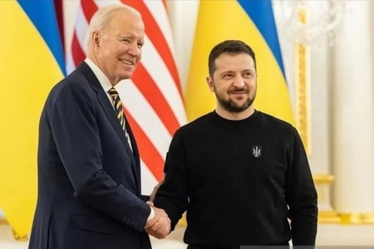 Biden Izinkan Ukraina Gunakan Rudal Jarak Jauh AS Gempur Rusia