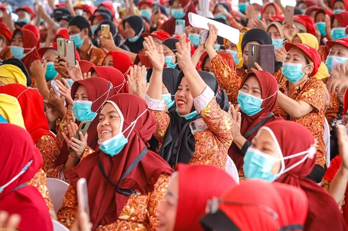 Kemnaker: 2,2 Juta Orang Terancam Kehilangan Pekerjaan jika Permenkes Turunan PP 28/2024 Dijalankan