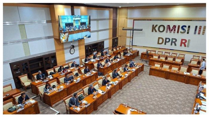 DPR Uji Kelayakan Capim dan Calon Dewas KPK, Buat Makalah Paling Lama 1 Jam