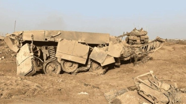 FOTO Tank Merkava-4 Tercanggih Israel Jadi Rongsokan Bertabur Pasir Gaza, Tak Terkalahkan Cuma Mitos
