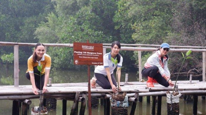 Marcella Zalianty dan Artis Lain Terlibat Aksi Tanam 100 Pohon Mangrove 
