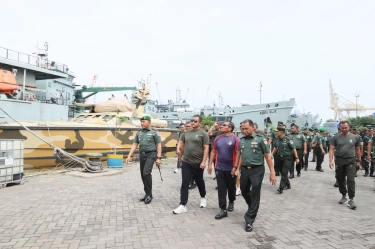 Berangkat ke Papua Dalam Waktu Dekat, Jenderal Maruli Periksa Kesiapan Satuan Angkutan Perairan di Tanjung Priok